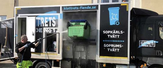 Tvätt av sopkärl i Malmö av sopkärlsbil