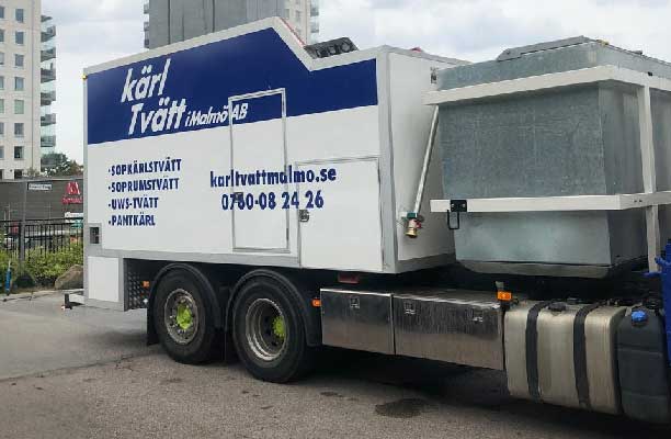 Kärltvätt i Malmös inkrom har tagits över av Klottrets Fiende No 1 UWS Lastbil från Kärltvätt i Malmö